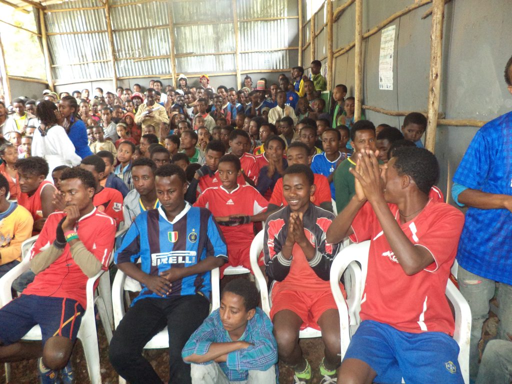 Young people participating in a Ratson: community program